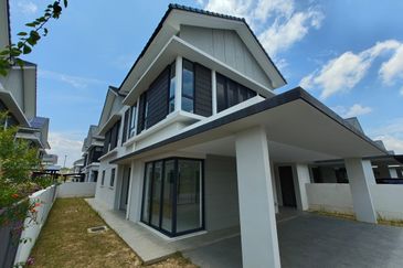 Reesia Elmina Garden