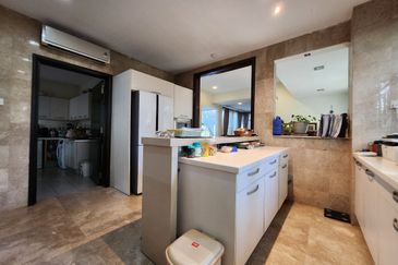 Changkat Kiara Surya