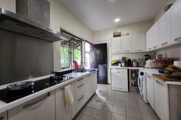 Changkat Kiara Surya