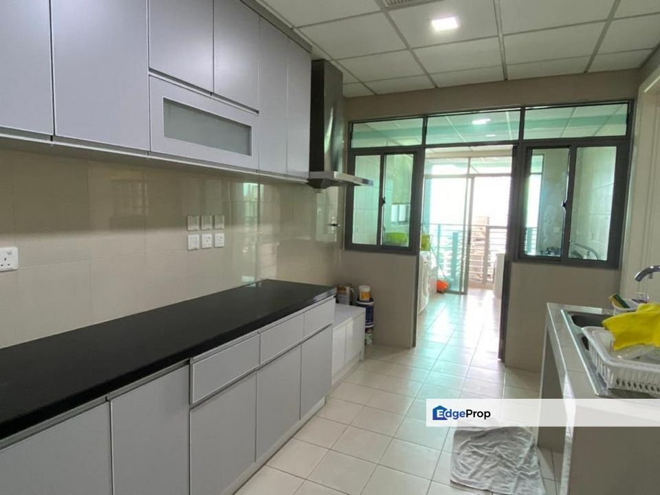Spacious 4 bedrooms for sale, Kuala Lumpur, Mont Kiara