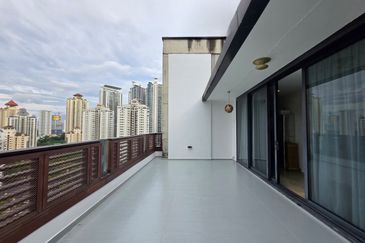 Arcoris Residences