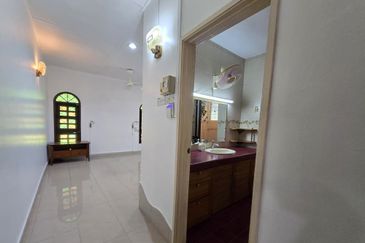 Jalan Tempinis Kanan