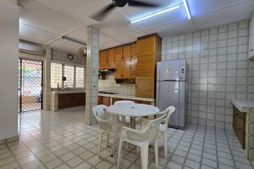 Jalan Tempinis Kanan