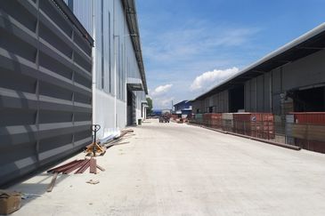 West Port, Pulau Indah