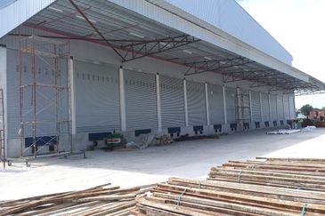 West Port, Pulau Indah