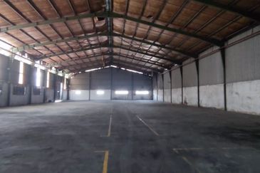 West Port, Pulau Indah