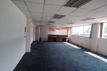 West Port, Pulau Indah