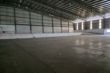 West Port, Pulau Indah