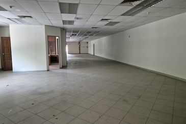 West Port, Pulau Indah