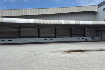 West Port, Pulau Indah