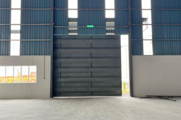 West Port, Pulau Indah