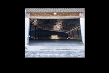 West Port, Pulau Indah