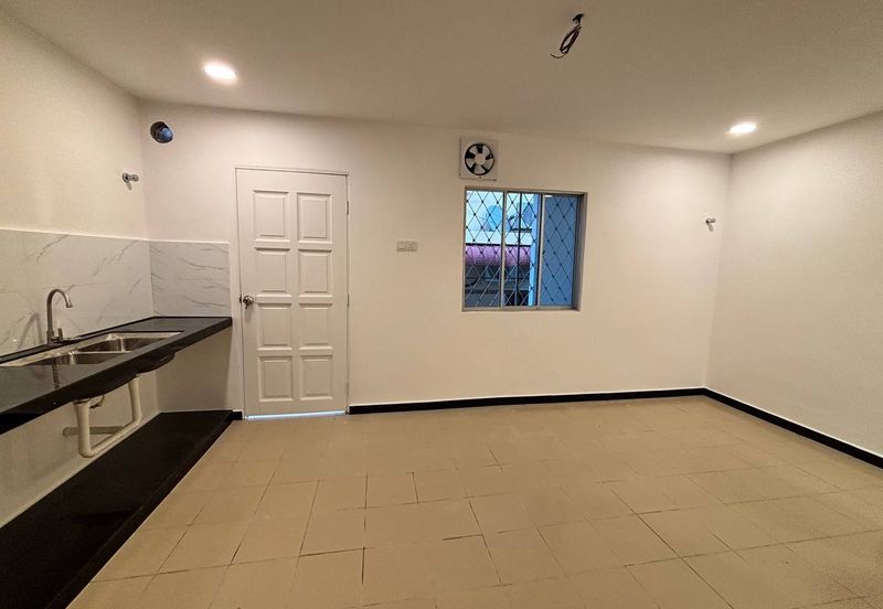 Lorong Cakera Purnama 12/28