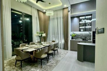 [FULLY FURNISHED & RENOVATED UNIT] Puncak Alam Jaya Residence, Puncak Alam 3 storey Bungalow For SALE Untuk DIJUAL