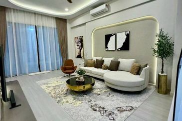 [FULLY FURNISHED & RENOVATED UNIT] Puncak Alam Jaya Residence, Puncak Alam 3 storey Bungalow For SALE Untuk DIJUAL
