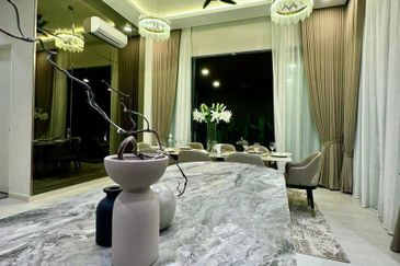 [FULLY FURNISHED & RENOVATED UNIT] Puncak Alam Jaya Residence, Puncak Alam 3 storey Bungalow For SALE Untuk DIJUAL