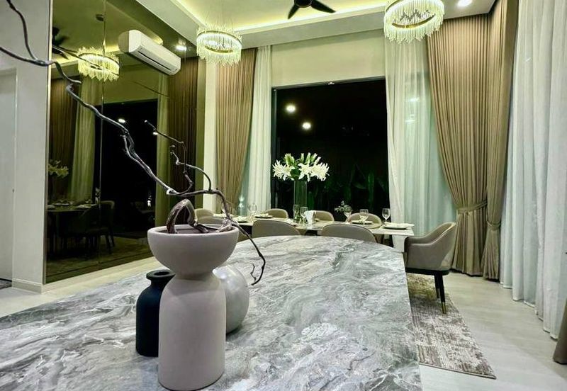 [FULLY FURNISHED & RENOVATED UNIT] Puncak Alam Jaya Residence, Puncak Alam 3 storey Bungalow For SALE Untuk DIJUAL