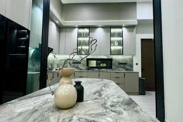 [FULLY FURNISHED & RENOVATED UNIT] Puncak Alam Jaya Residence, Puncak Alam 3 storey Bungalow For SALE Untuk DIJUAL