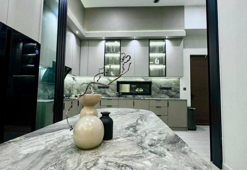 [FULLY FURNISHED & RENOVATED UNIT] Puncak Alam Jaya Residence, Puncak Alam 3 storey Bungalow For SALE Untuk DIJUAL