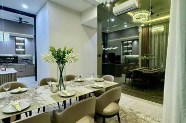 [FULLY FURNISHED & RENOVATED UNIT] Puncak Alam Jaya Residence, Puncak Alam 3 storey Bungalow For SALE Untuk DIJUAL