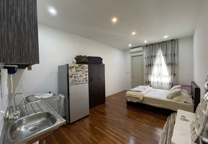 Vina Versatile Homes