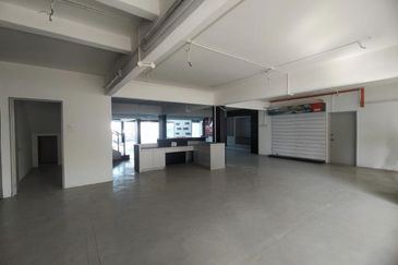 Shop Ground & Mezzanine @ Jalan Ipoh, Jalan Sultan Azlan Shah, Facing Main Road