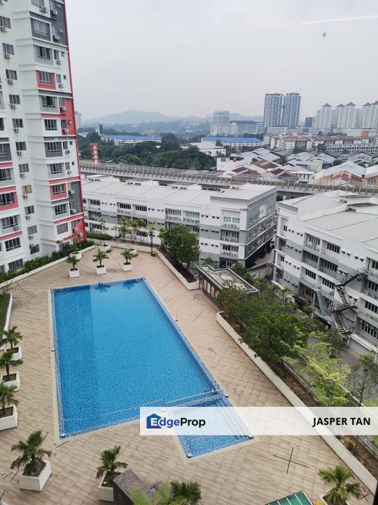 New Painting, Near to UPM 3 rooms fully furnished view to offer, Selangor, Seri Kembangan