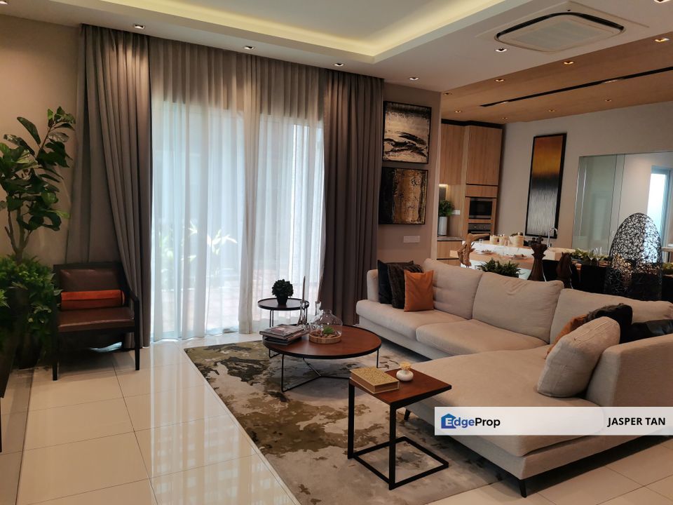 Show room to Sell, ID design, Fully Furnished, Come with Everything, Facing Lake and Garden, Selangor, Semenyih