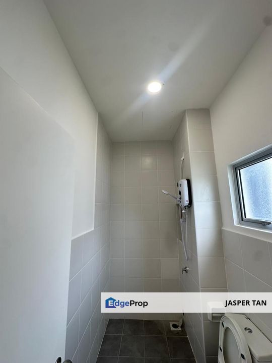 New House with Furnishing Upper Floor End Lot Nice View & Environment, Selangor, Semenyih