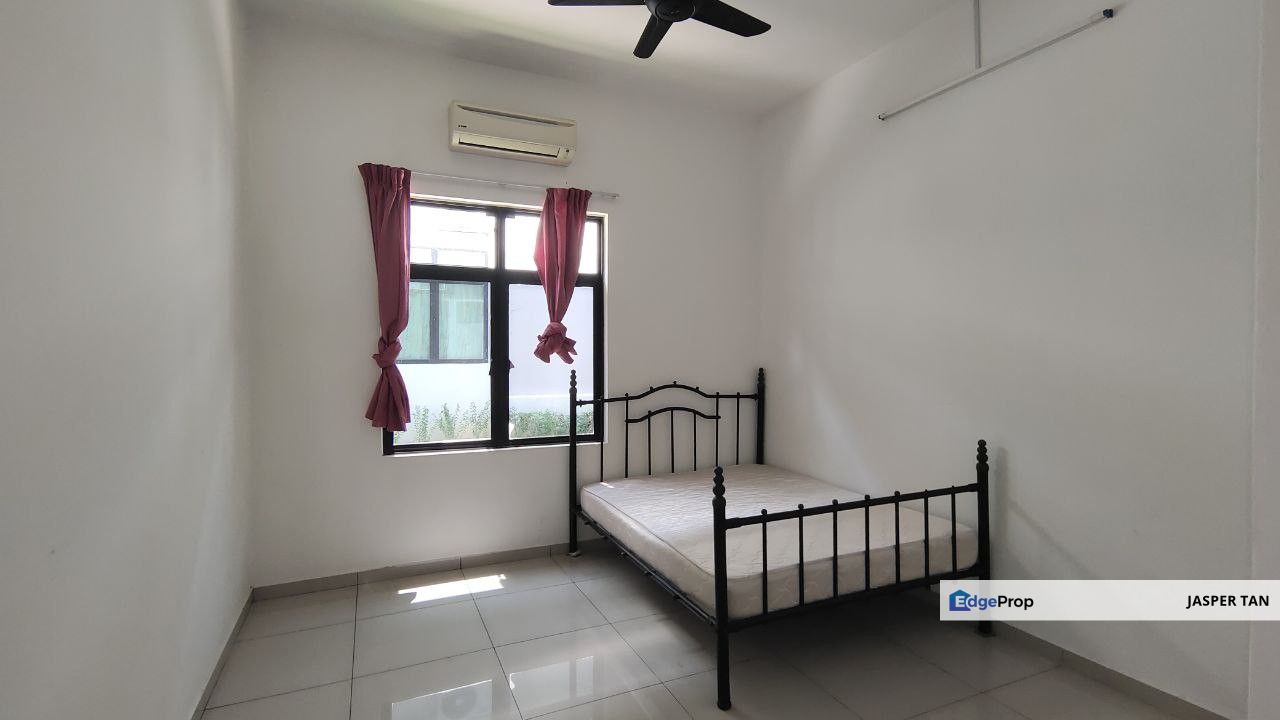 With Kitchen Cabinet, Aircond at All Rooms & Living Hall, Water Heater, Furniture Rental Offer , Selangor, Semenyih