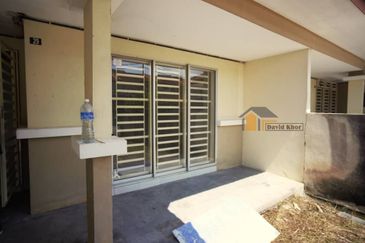 Dedaun, Bandar Cassia