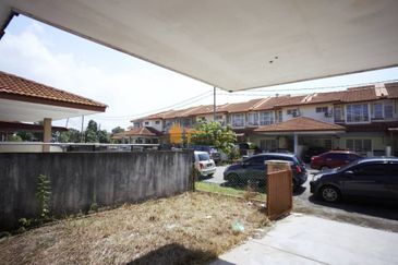 Dedaun, Bandar Cassia