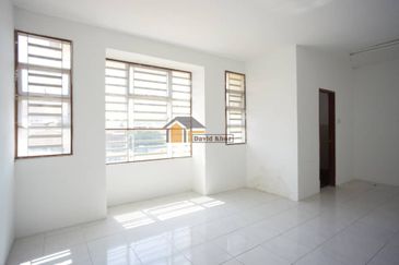 Dedaun, Bandar Cassia