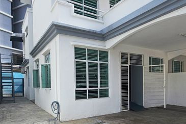 Lintang Sungai Ara 2.5 Storey Semi D for Sale