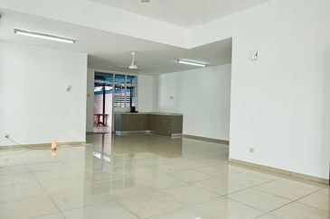 Lintang Sungai Ara 2.5 Storey Semi D for Sale