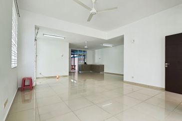 Lintang Sungai Ara 2.5 Storey Semi D for Sale