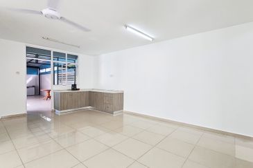 Lintang Sungai Ara 2.5 Storey Semi D for Sale