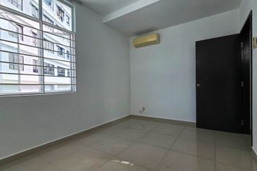 Lintang Sungai Ara 2.5 Storey Semi D for Sale