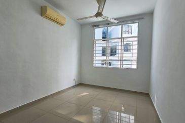 Lintang Sungai Ara 2.5 Storey Semi D for Sale