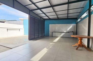 Lintang Sungai Ara 2.5 Storey Semi D for Sale