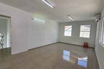 Lintang Sungai Ara 2.5 Storey Semi D for Sale