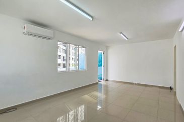 Lintang Sungai Ara 2.5 Storey Semi D for Sale