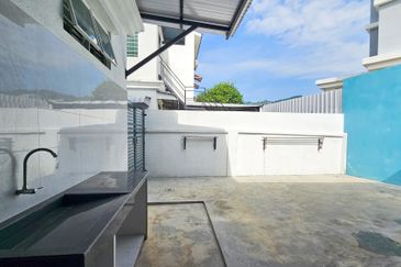 Lintang Sungai Ara 2.5 Storey Semi D for Sale