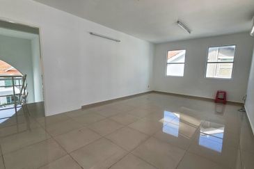 Lintang Sungai Ara 2.5 Storey Semi D for Sale