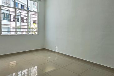 Lintang Sungai Ara 2.5 Storey Semi D for Sale