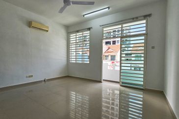 Lintang Sungai Ara 2.5 Storey Semi D for Sale