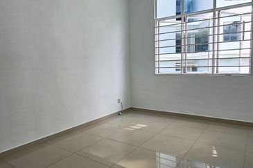 Lintang Sungai Ara 2.5 Storey Semi D for Sale