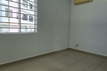 Lintang Sungai Ara 2.5 Storey Semi D for Sale