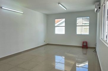 Lintang Sungai Ara 2.5 Storey Semi D for Sale