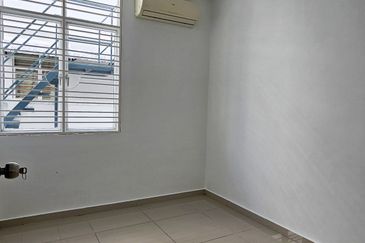 Lintang Sungai Ara 2.5 Storey Semi D for Sale